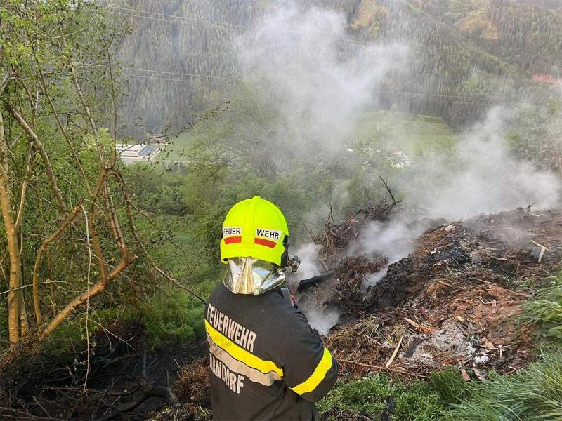 waldbrand-kapfenberg-arndorf-nachloeschen